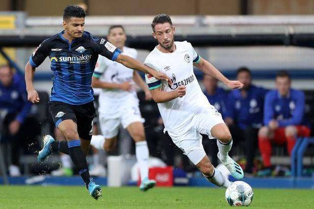 包含德甲今晨再迎强敌，巴塞罗那复出首秀，主帅态度：气氛紧张，临场指挥获称赞的词条