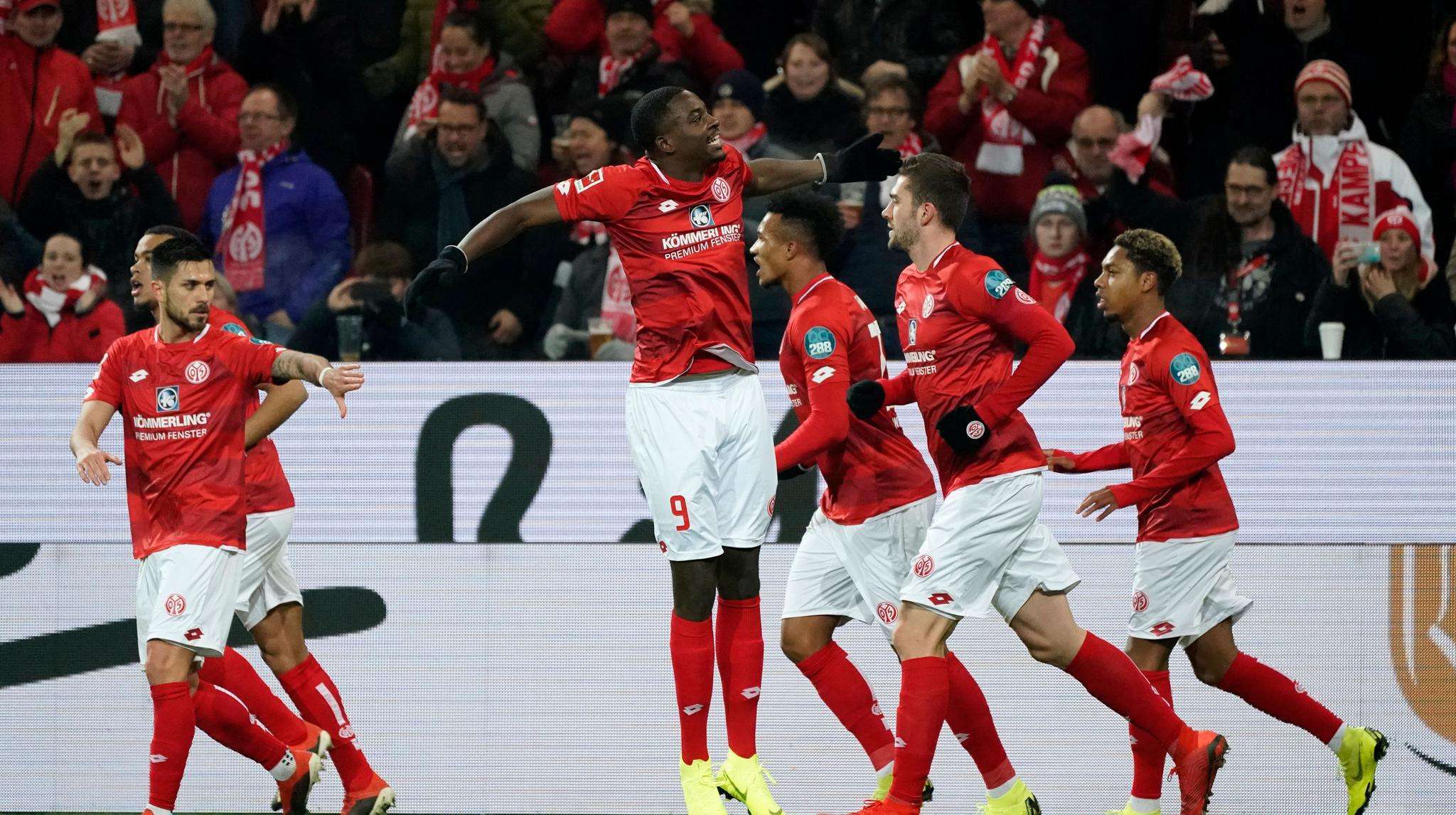 意甲冲刺阶段走向成谜,勒沃库森扳平良机,赛场秩序良好,赛程密集仍需轮换 意甲冲刺阶段走向成谜,勒沃库森扳平良机,赛场秩序良好,赛程密集仍需轮换