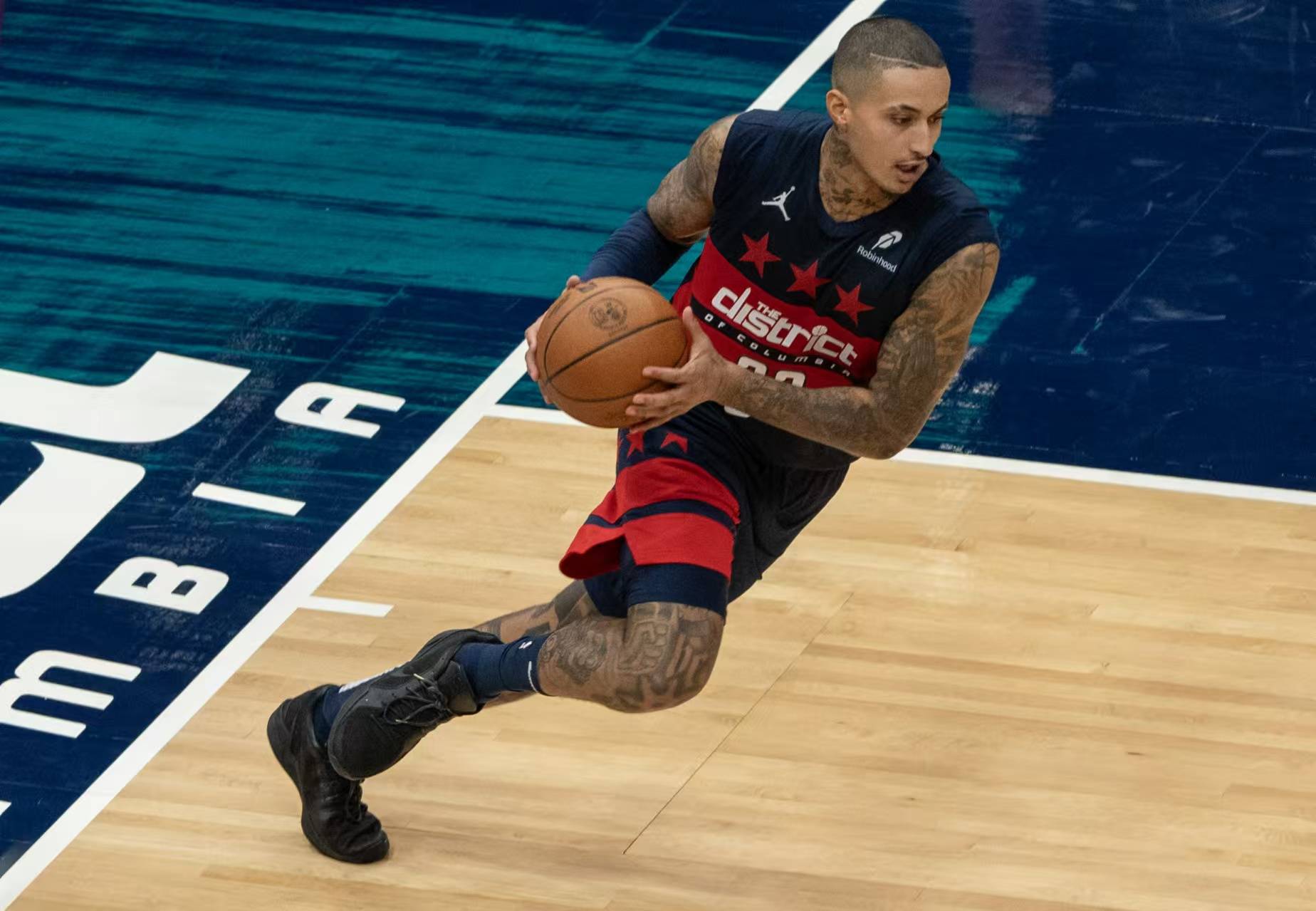 集结日体能课后,迈阿密热火复出首秀备战全明星赛,更衣室稳定,纪律约束更严格的简单介绍 集结日体能课后,迈阿密热火复出首秀备战全明星赛,更衣室稳定,纪律约束更严格的简单介绍