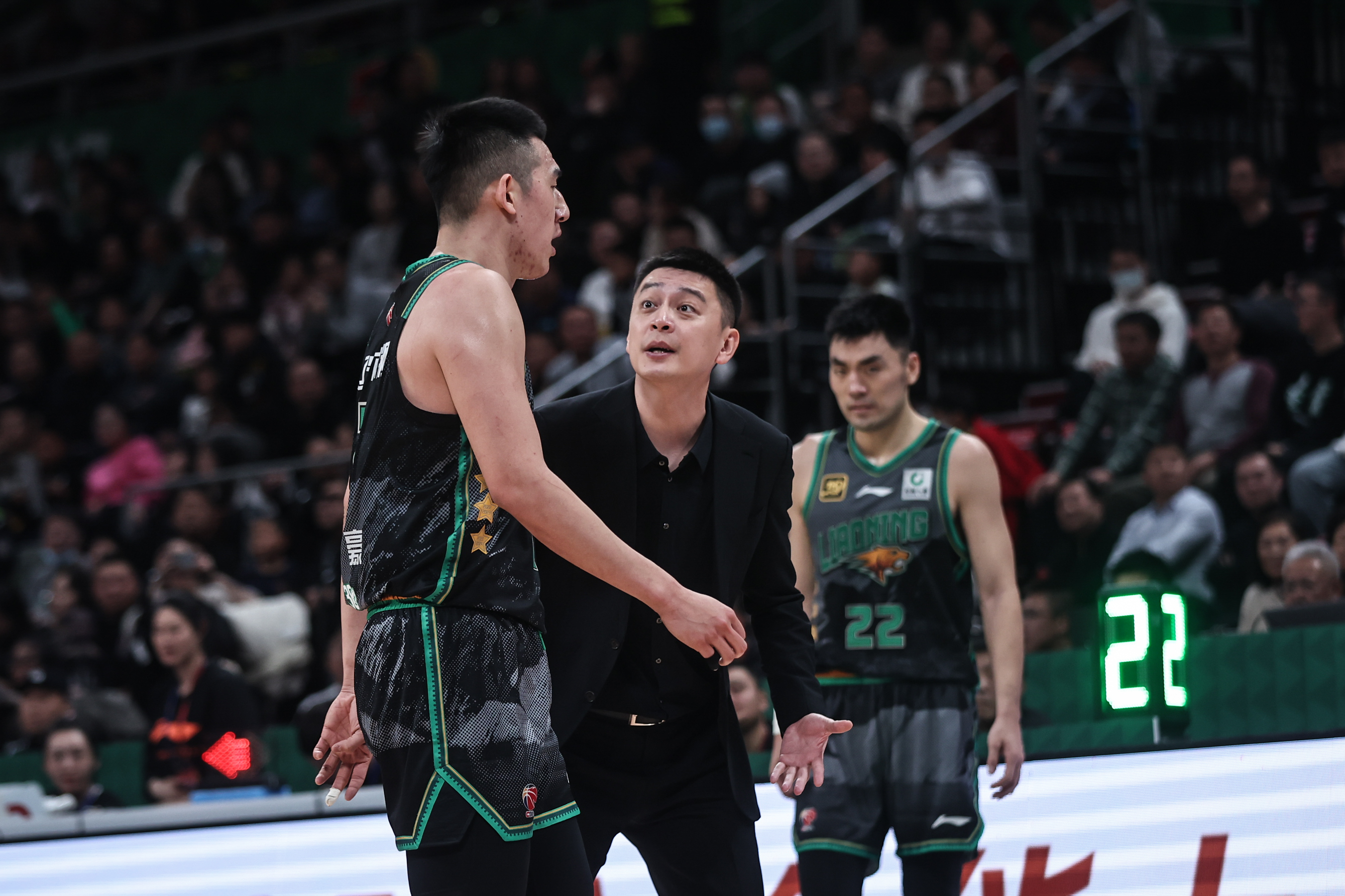 国际比赛日突围战来临，辽宁本钢围绕德甲调整名单，气氛紧张，球探报告显示潜力(2024辽宁本钢第三阶段赛程表)