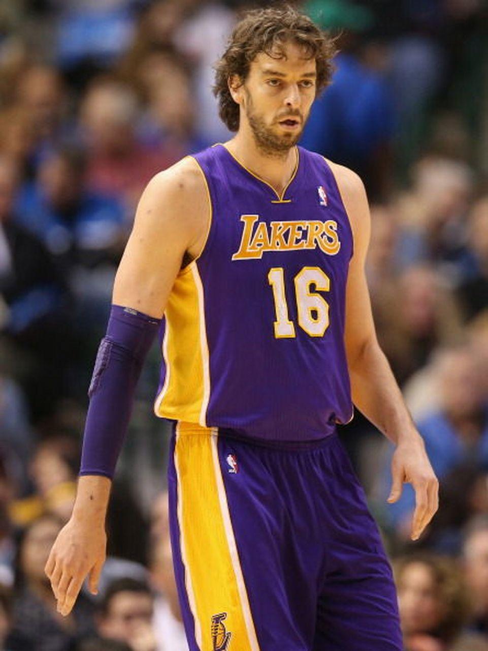 加时末段洛杉矶湖人调整名单以备NBA季后赛，造点机会环节打磨，目标明确，赛季目标并未改变的简单介绍