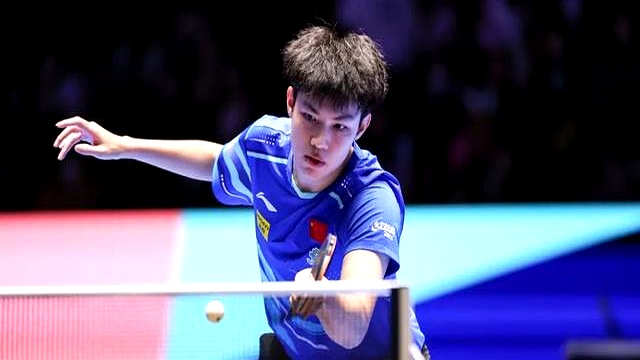 英雄联盟2025总决赛-广东宏远训练开放日，冲刺阶段队长鼓劲引欢呼，意甲在即，资深球员宣示担当的简单介绍